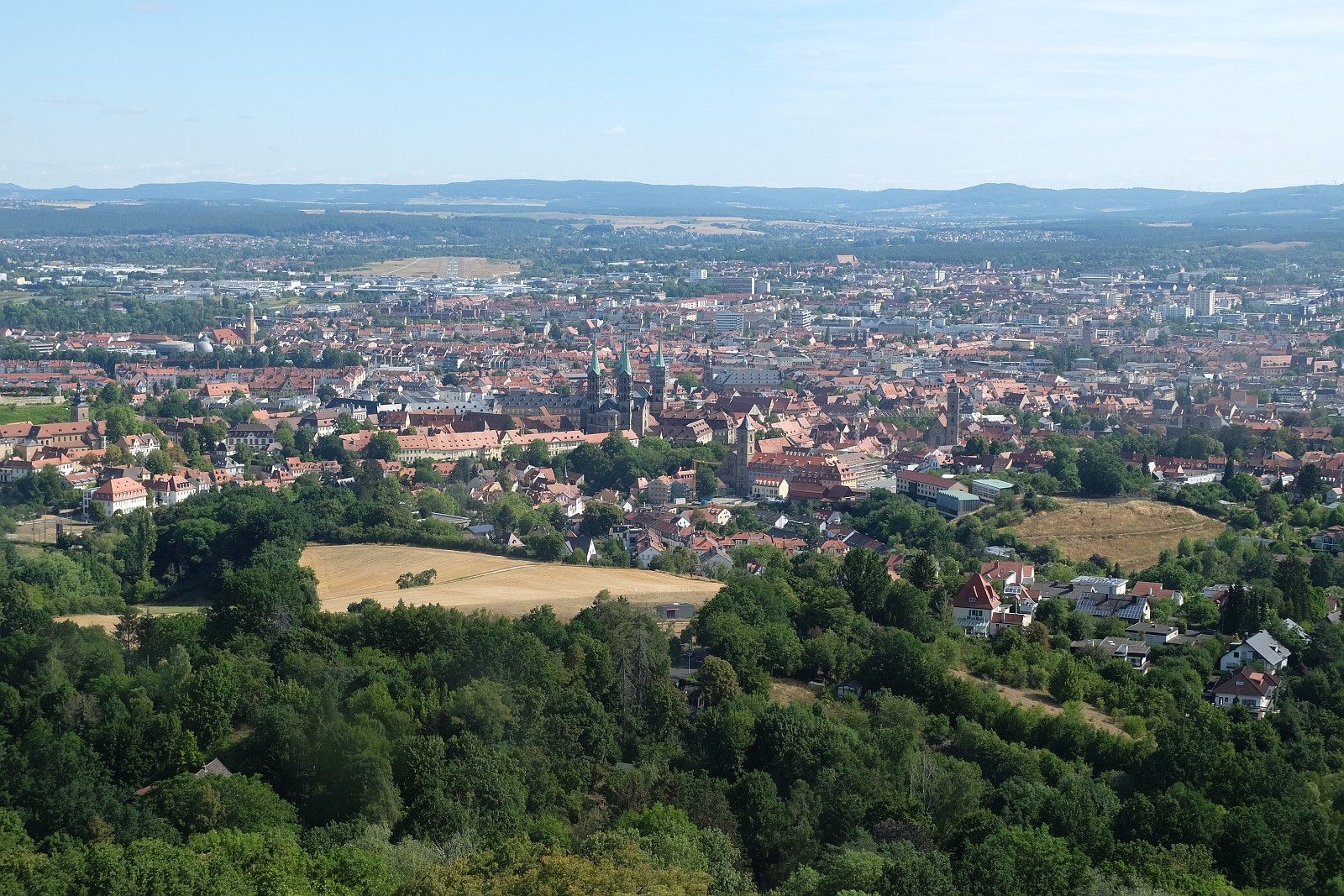 Blick auf Bamberg vom Turm der Altenburg · August 2022