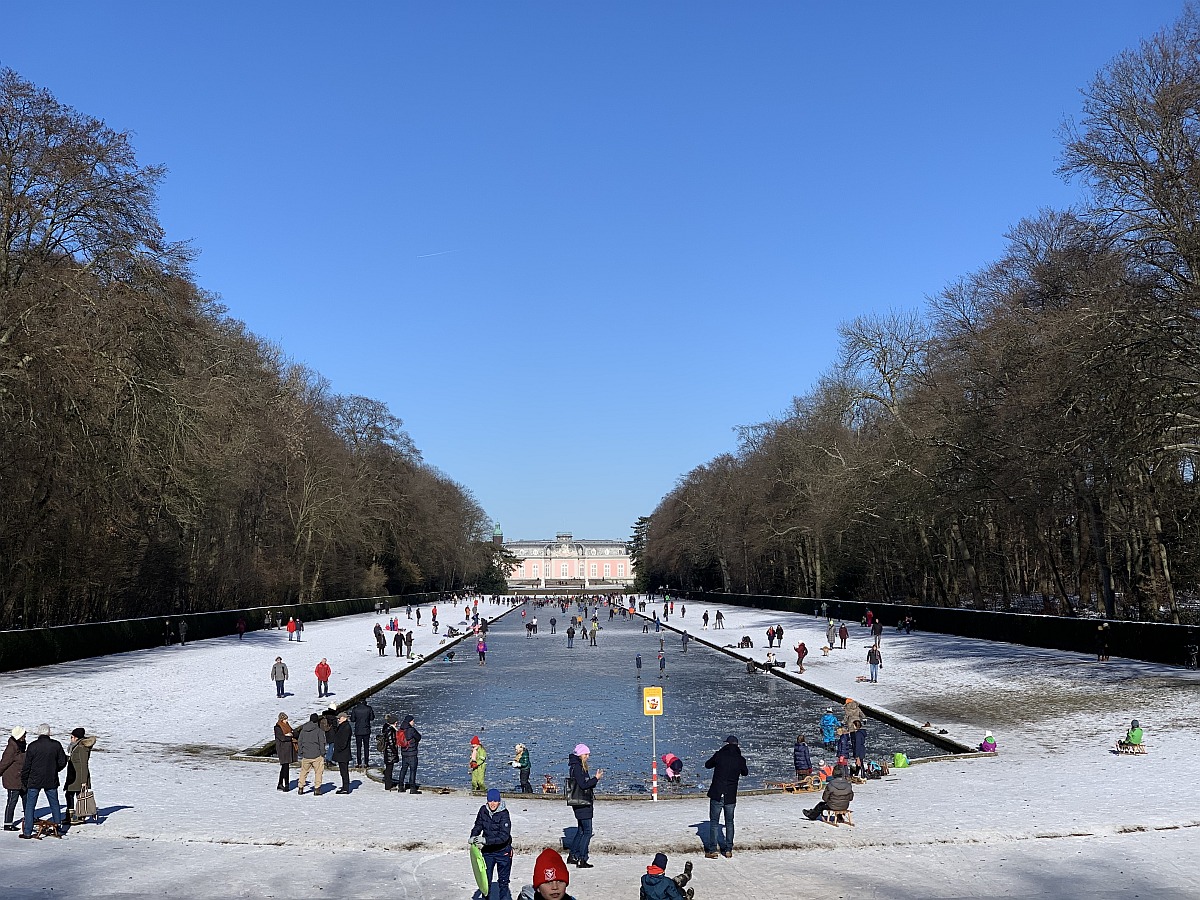 Benrath · Schlosspark / Spiegelweiher · 13.02.2021 · Eislaufen im Winter