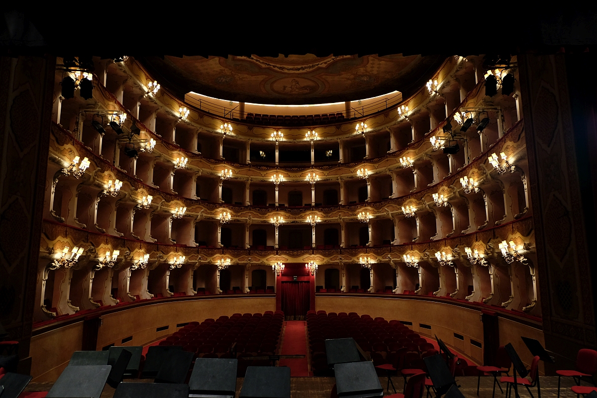 Treviso - Teatro Comunale Mario Del Monaco - Blick von der Bühne in den Zuschauerraum