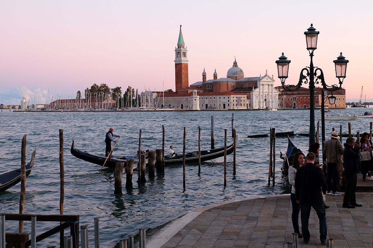 Venedig · Oktober 2016 · Gondeln, Wasser und Gebäude