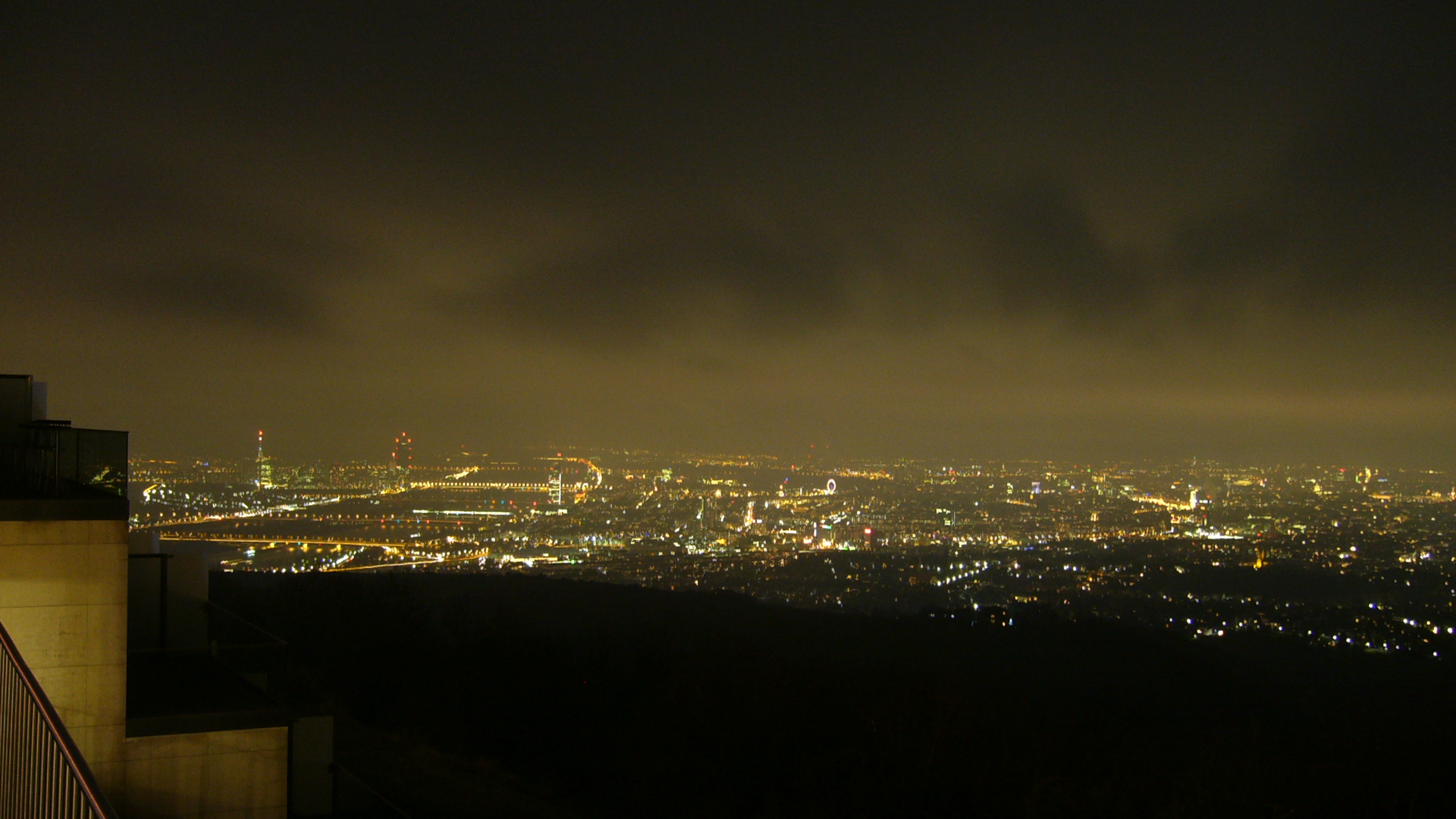 Abendlicher Blick vom Kahlenberg auf Wien · Dezember 2014