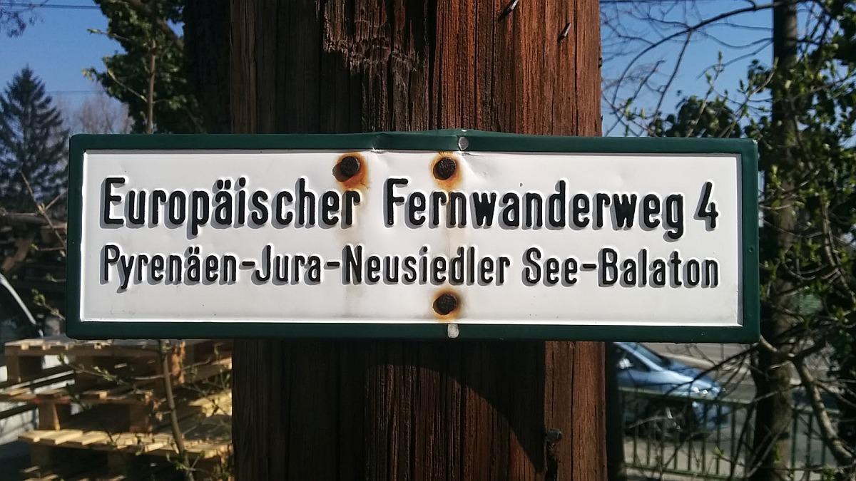 Wien · Nähe Kahlenbergerdorf · Schild "Europäischer Fernwanderweg"