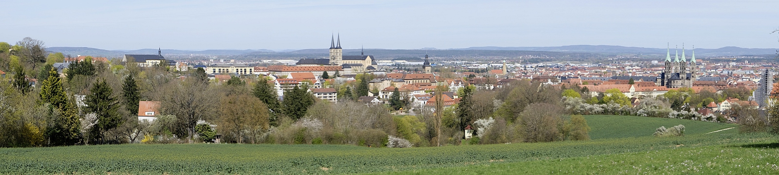 Bamberg · Panorama von Altenburg kommend (am 11.4.2026 um 14:20 h)