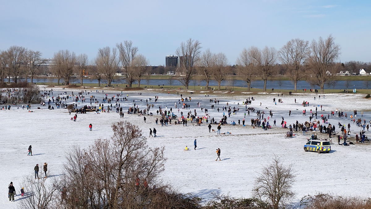 Winterlandschaft mit Eisläufern · Düsseldorf-Niederkassel · 2021