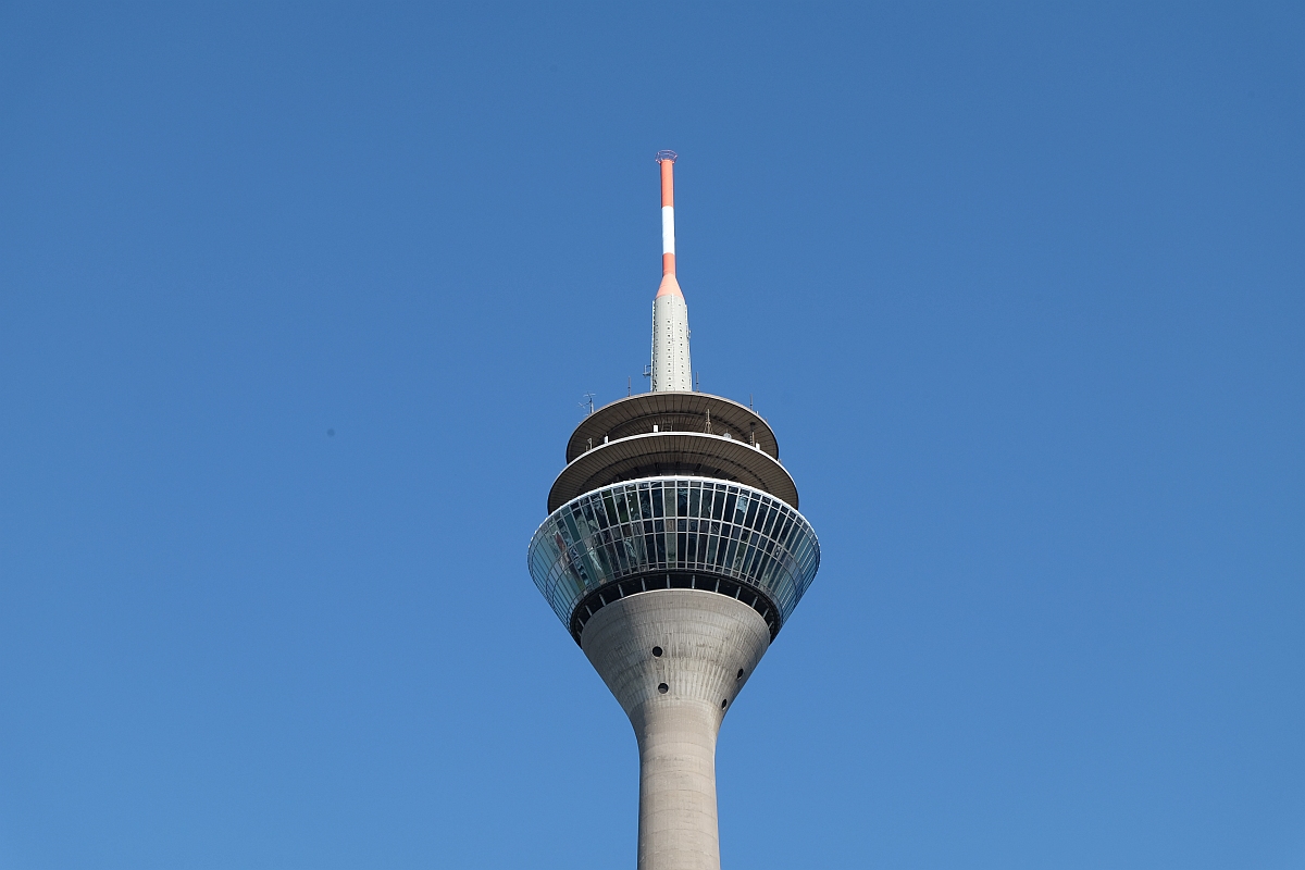 Düsseldorf · Rheinturm "Lang Wellem"